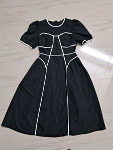 Chic Black &amp; White Contrast Dress