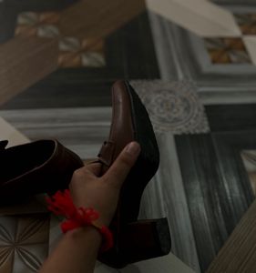 Handmade Genuine Leather Belly Heels | UK3