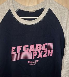 ✨ Uniqlo Graphic Raglan T-Shirt
