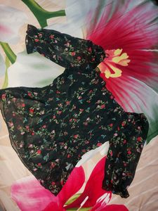 Kassualy Top (Like New)