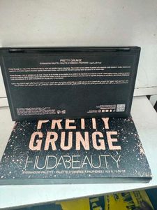 Huda Beauty Eyeshadow Palette