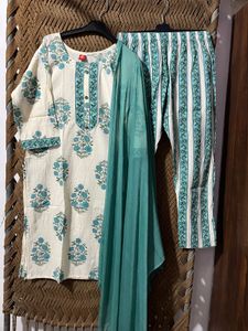 Elegant Cream &amp; Sky Blue Floral Kurta Set