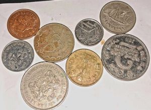 Collection of 8 vintage coins