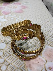 Gold Tone Bangles Set