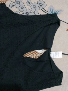 Chic Black Sleeveless Top