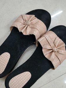 A pair of women sandal