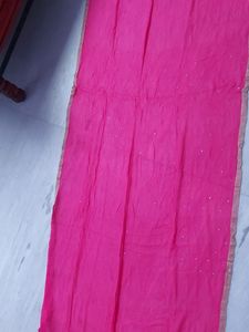 🆕✨Chiffon hot pink Dupatta..with light golden border and ghungroo💝