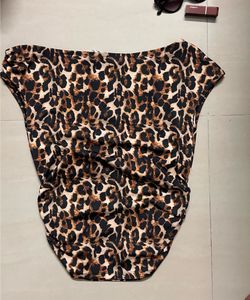 Chic Leopard Print off shoulder top
