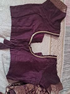 Elegant Purple Saree with Intricate Gold Weave