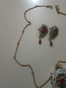 Tanishq pendal butti chen set