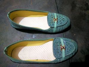 Stylish Green Ballet Flats