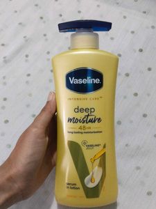 Vaseline Intensive Care Deep Moisture Lotion