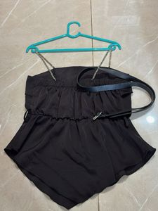 Chic Black Off-Shoulder Top with Chain Detail
