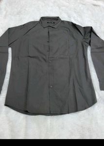 Men's Dark Grey Button-Up Shirt