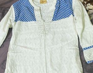 White &amp; Blue Embroidered Kurta
