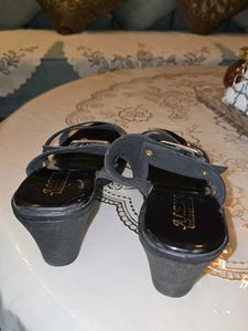 BLACK HEELS, 3 INCHES PUMP HEEL