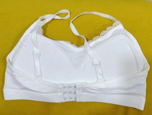 261 -- White Lace Trim bra 3 hook back