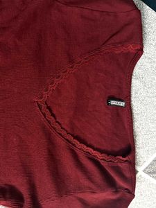 Maroon V-Neck Lace Trim Crop Top