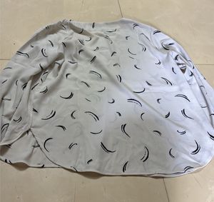 Chic White &amp; Black Abstract Print Top