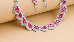 Sparkling Rhinestone Necklace &amp; Earrings Set