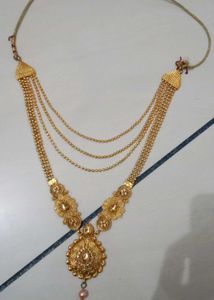 Elegant Gold Necklace and Earring Set