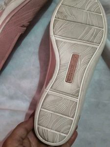 Skechers Air-Cooled Arch Fit Bellies