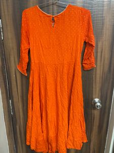 women solid anarkali kurta