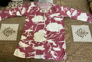 Maroon &amp; White Floral Kurta