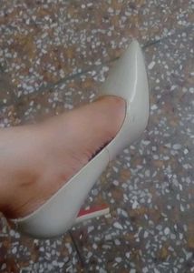 Beige Pointed-Toe Heels Fixed Price
