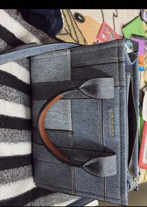 ON SALE !!!!Van huesen Stylish Denim Handbag