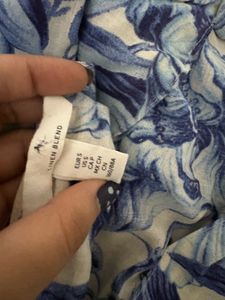 V neck Floral Print Linen Cropped Top