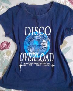 fitted navy blue tee