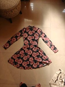 HOLLISTER Floral Cutout Neck Mini Dress