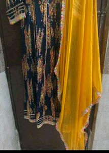 Stylish Ethnic Kurta with Dupatta Set