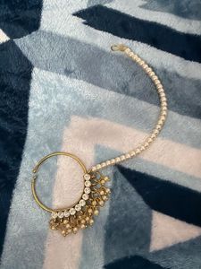 Elegant Pearl and Crystal Nath