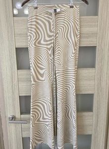 H&amp;M Retro Swirl Print Flare Pants🐯