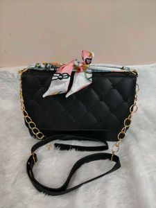 beautiful black sling bag 😍