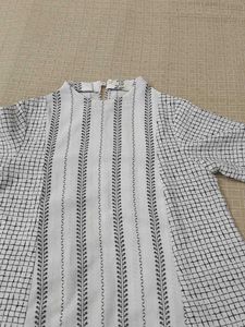 Elegant White &amp; Grey Printed top