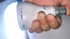 Eveready Neo Emergency LED Bulb 12W
