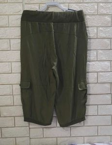 Women's Olive Green Cargo Capri Pants