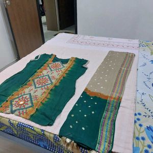 women kurta with dupatta