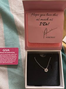 Elegant Flower Pendant Necklace