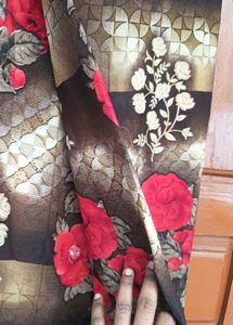 Beautiful Floral Print Saree
