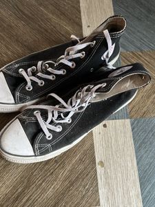 Converse Black
