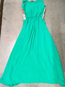 Elegant Green &amp; Gold Ethnic Gown