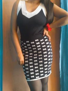 😍Chic Black & White Mini Dress😍