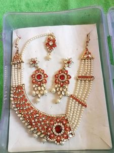 Stunning Red & Pearl Jewellery Set