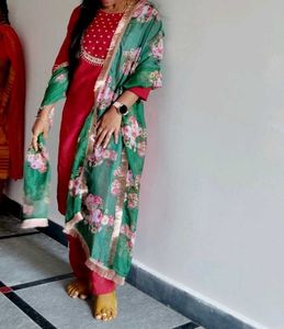 Elegant Kurta Set with Floral Dupatta