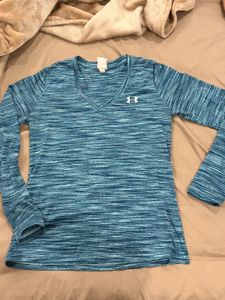 Under Armour Long Sleeve V-Neck Shirt