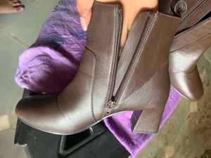 Chic Brown Block Heel Ankle Boots